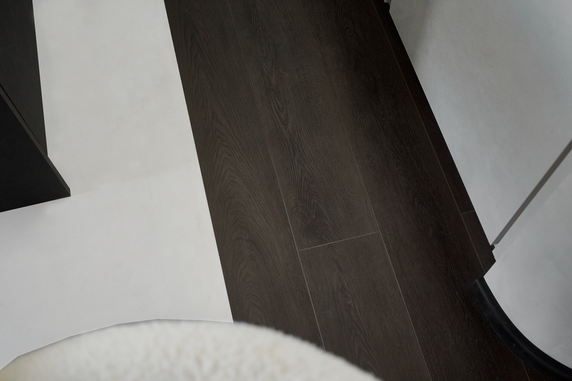 Кварцевый ламинат FARGO из коллекции «Бевел» с глубокой фаской в цвет дизайна